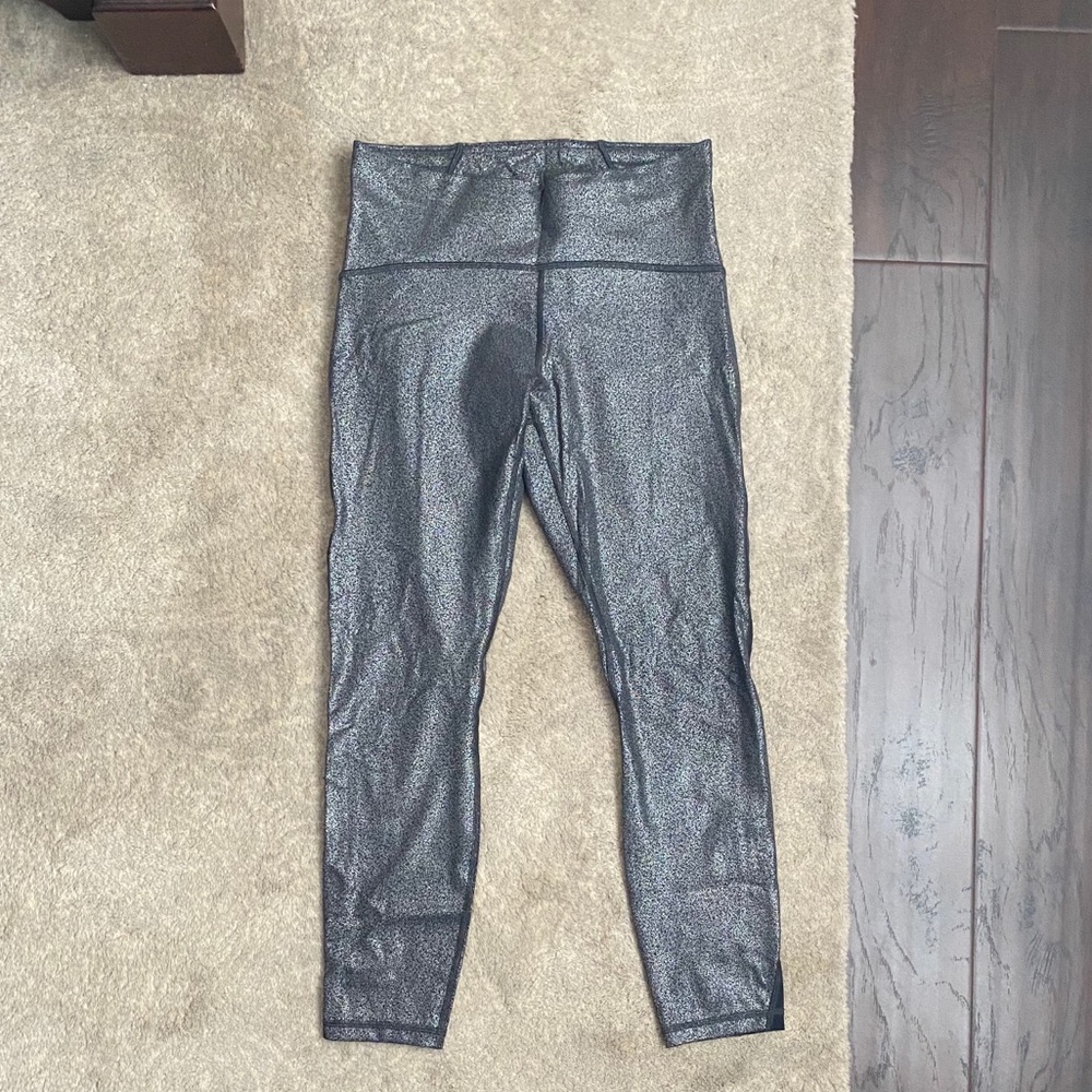 Lululemon foil size 8 crops